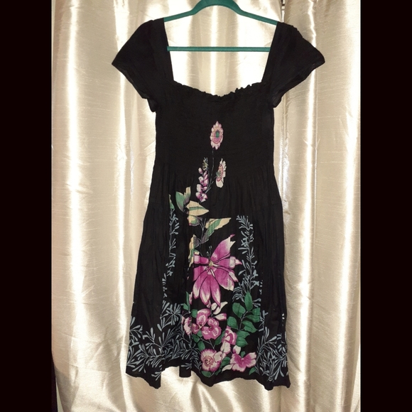 Pink Apple Dresses & Skirts - 2/20 🌸Floral Print Cap Sleeve Dress